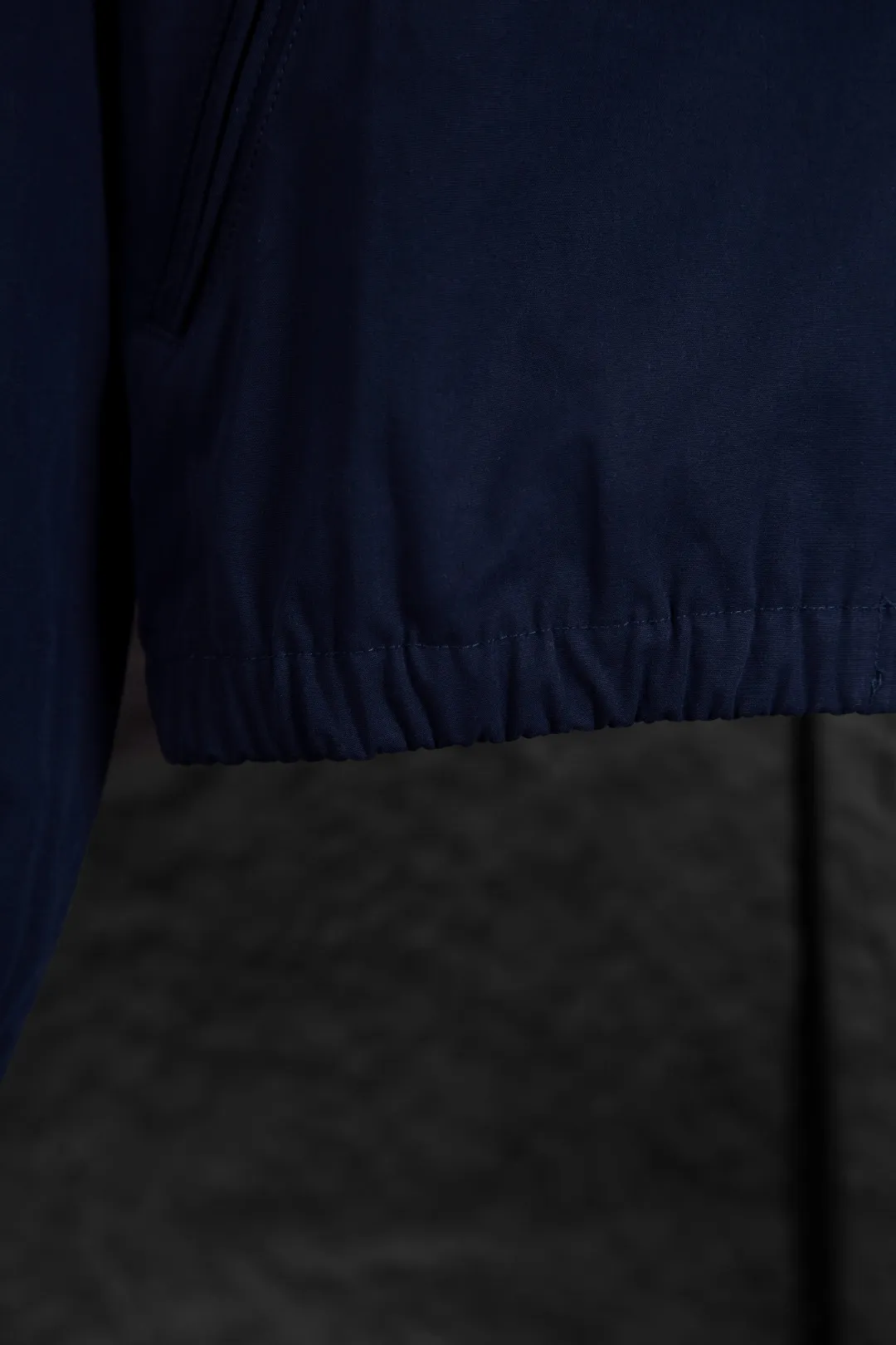 P290 Actual photo [Popular item] Style number: 25109# (on sale all year round) Color: khaki/navy blue Size: S to XL - Ralph Lauren/Ralph Lauren Solid color logo embroidered cotton soft shell fabric hooded assault jacket - the face is the same as the original 32 high count plain super soft carbon grinding ✅ - Brand POLO three zippers Customized back collar webbing Dark and light two-color oil edge leather strips ✅ - Ralph Lauren/Ralph Lauren's classic men's and women's bomber zipper hooded jacket. It has an elegant and fashionable style with any wear. It has a retro and relaxed feel. The hood and zipper elements add to the casual casualness. The paper man effect on the upper body can be perfectly controlled whether it is sports style or casual style ✅
